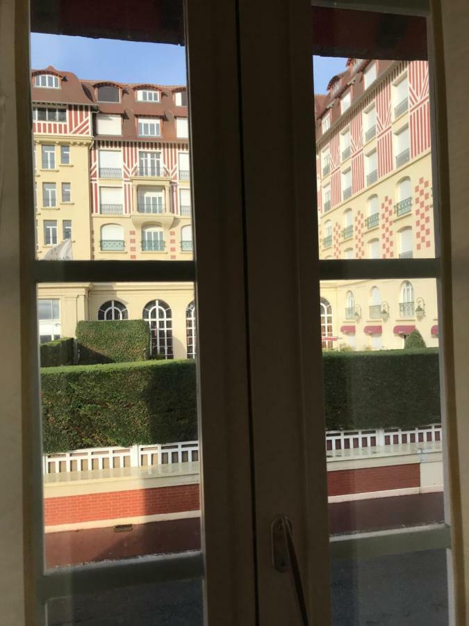 Apartamento Le Royal Deauville Exterior foto